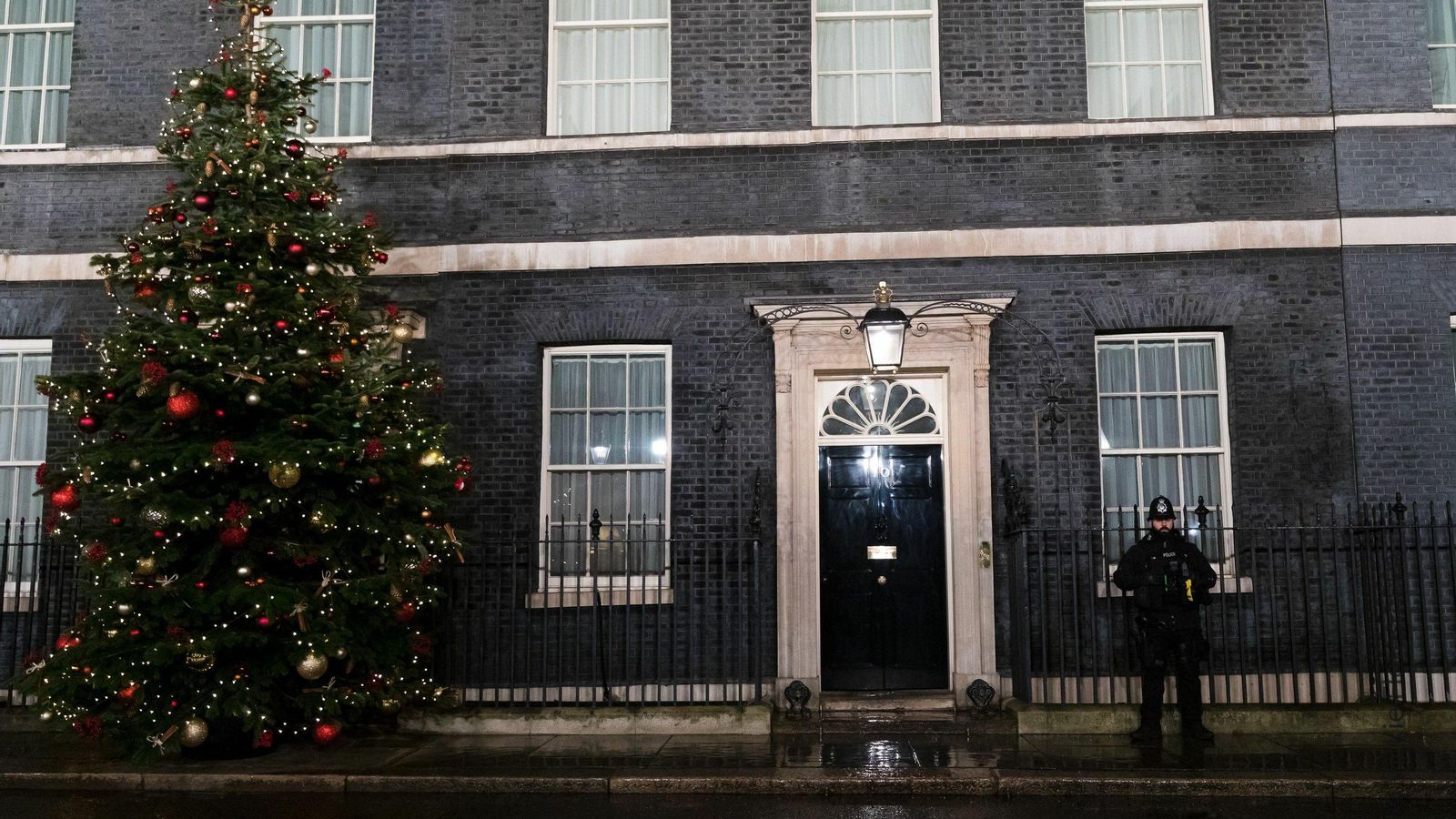 Puerta del 10 de Downing Street.
