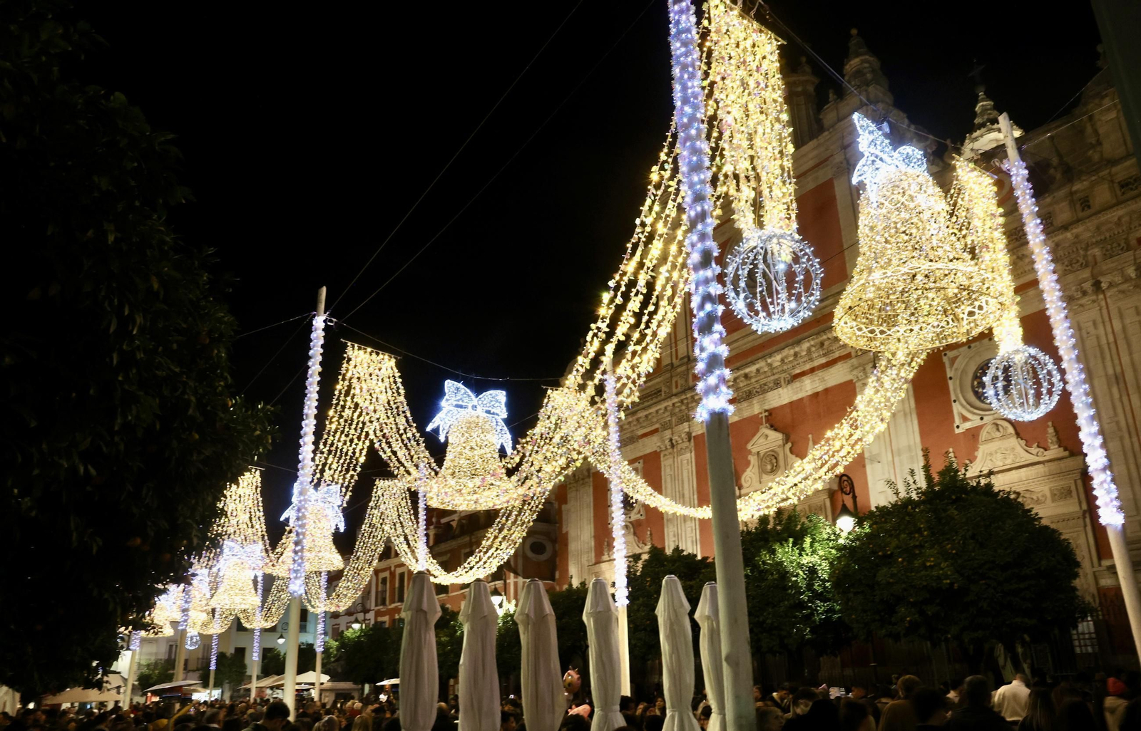 Sevilla, iluminada por Navidad: un recorrido por sus calles
