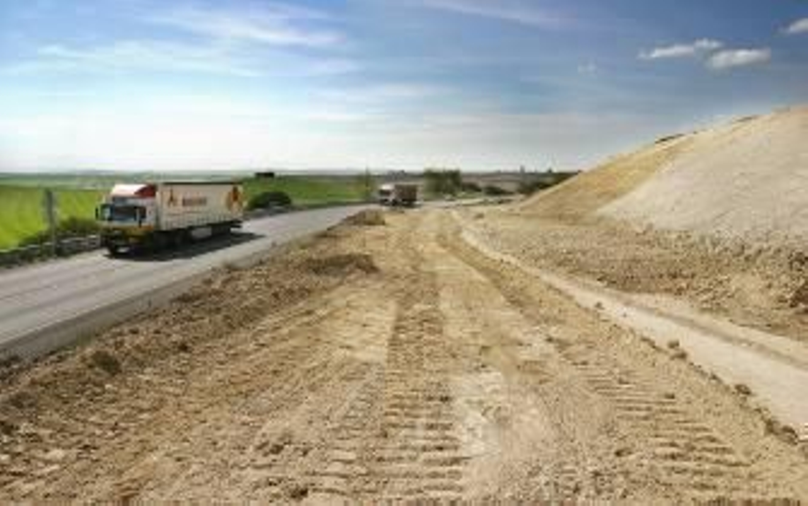 Avanzan la obras para erradicar las curvas peligrosas de la N-IV Avanzan la obras para erradicar las curvas peligrosas de la N-IV
