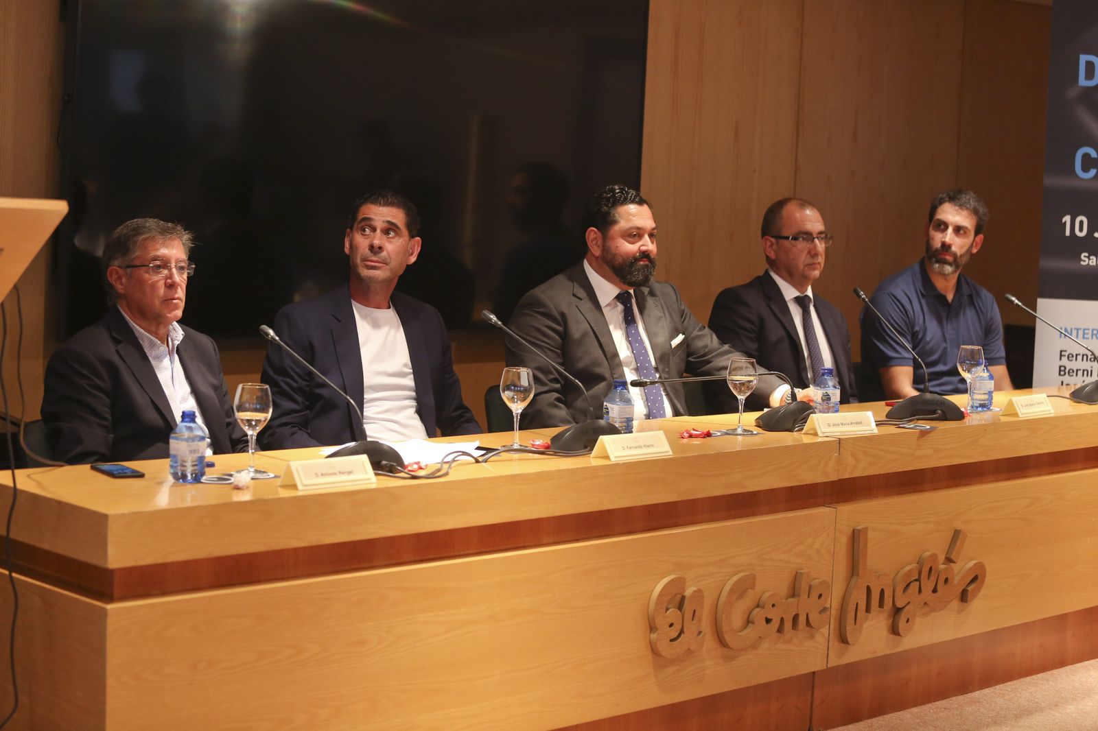 Las fotos de Fernando Hierro y Berni Rodríguez en el encuentro 'Cultura y Deporte'