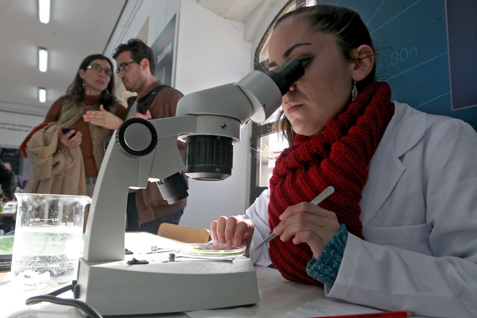 Una joven investigadora de CEI.Mar.