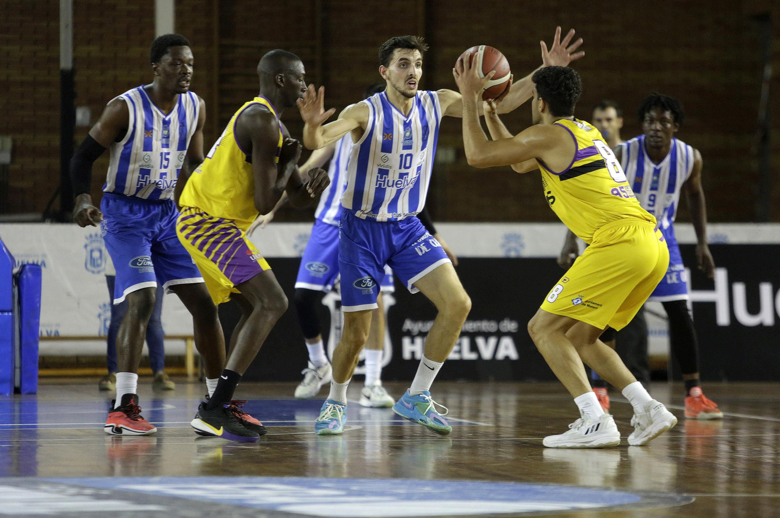 Imágenes del UE Mataró-Huelva Comercio en el Andrés Estrada