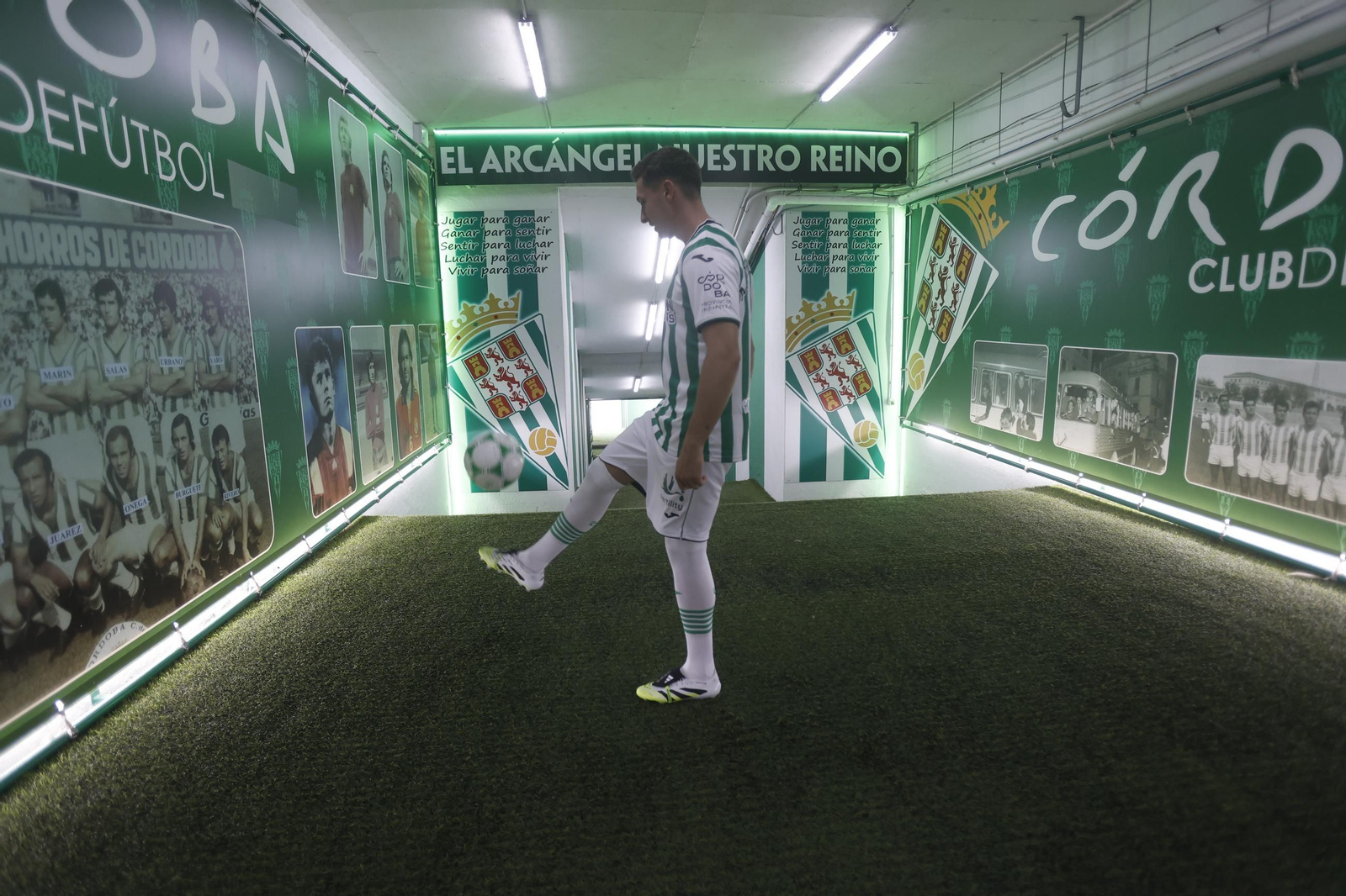 Las mejores fotos de la presentación de Alberto del Moral como nuevo jugador del Córdoba CF