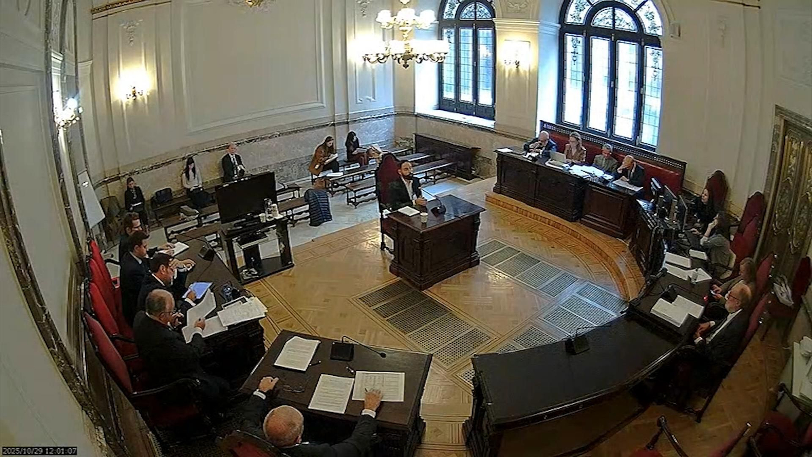 El juez cuestionó al ex gerente del PSOE el uso de efectivo en pandemia: "Estaba contraindicado, se producían contagios"