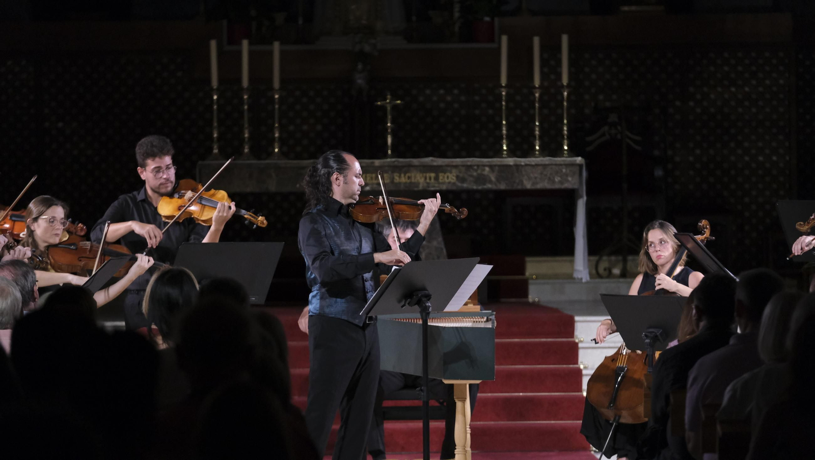 Concierto de la OCAL y del violinista Jesús Reina en Vélez Blanco, en imágenes