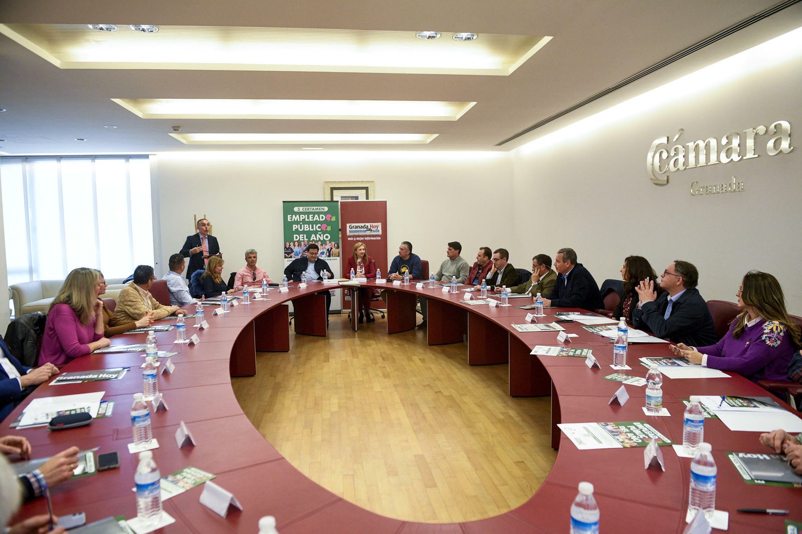 Francisco Donaire, director comercial de Granada Hoy, dio la bienvenida a los finalistas.