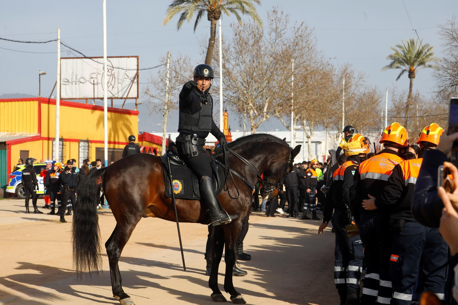 El simulacro de actuación ante una explosión en la Feria de Córdoba, en imágenes