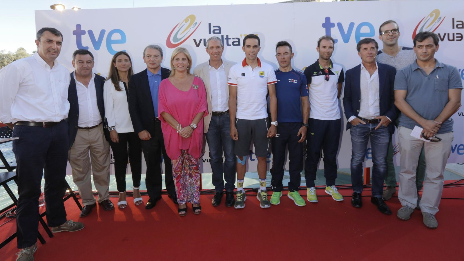Pelayo, con Javier Guillén, director de la Vuelta a España, y los ciclistas Contador, Purito y Valverde en 2014. Pelayo, con Javier Guillén, director de la Vuelta a España, y los ciclistas Contador, Purito y Valverde en 2014.