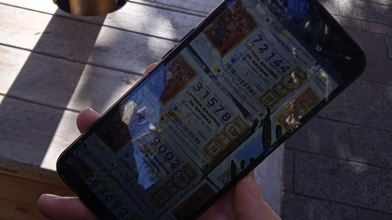 Décimo en el móvil.