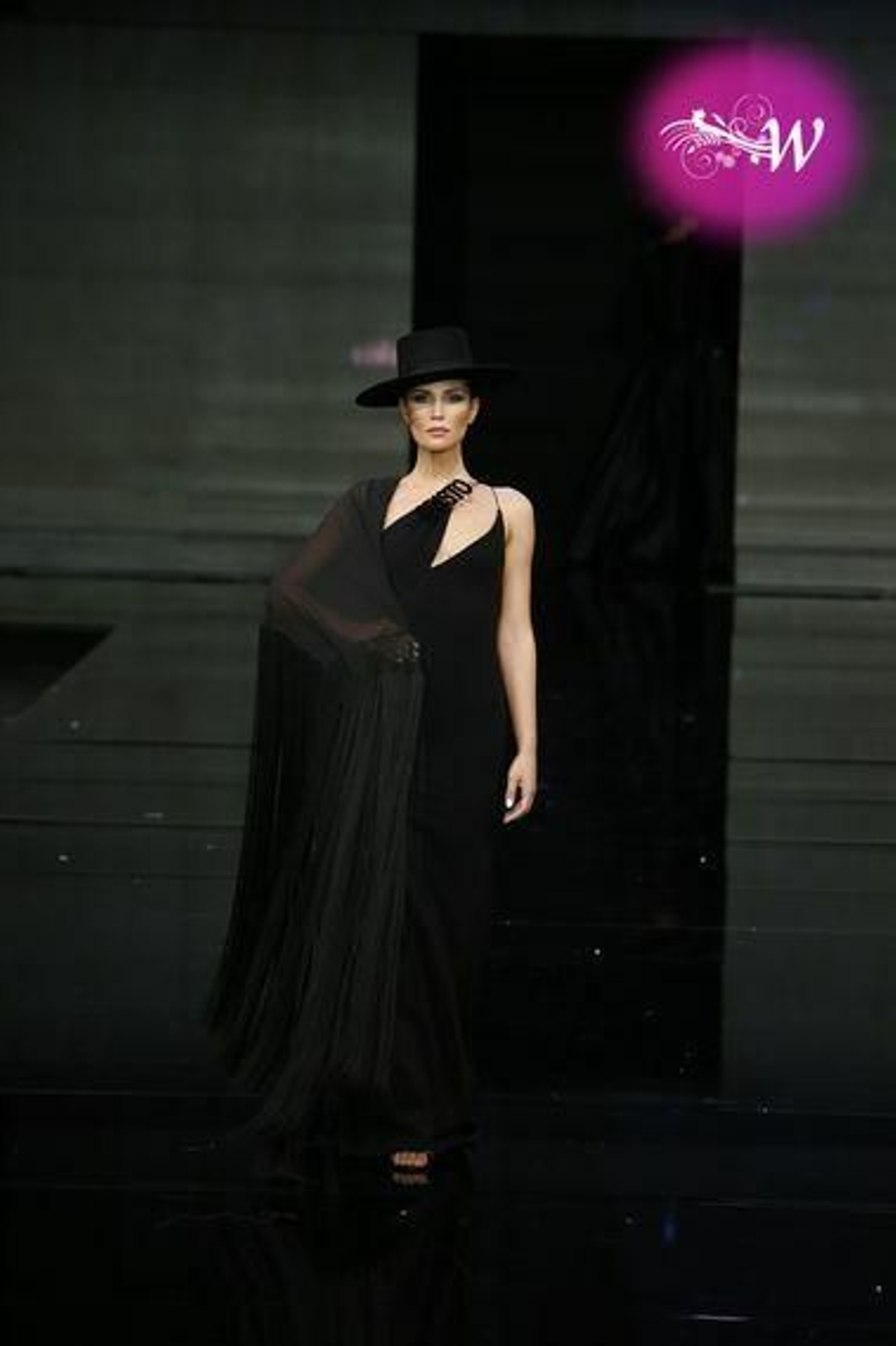 Cristo Báñez vuelve a SIMOF para presentar su colección de flamenca 2020, todas las fotos