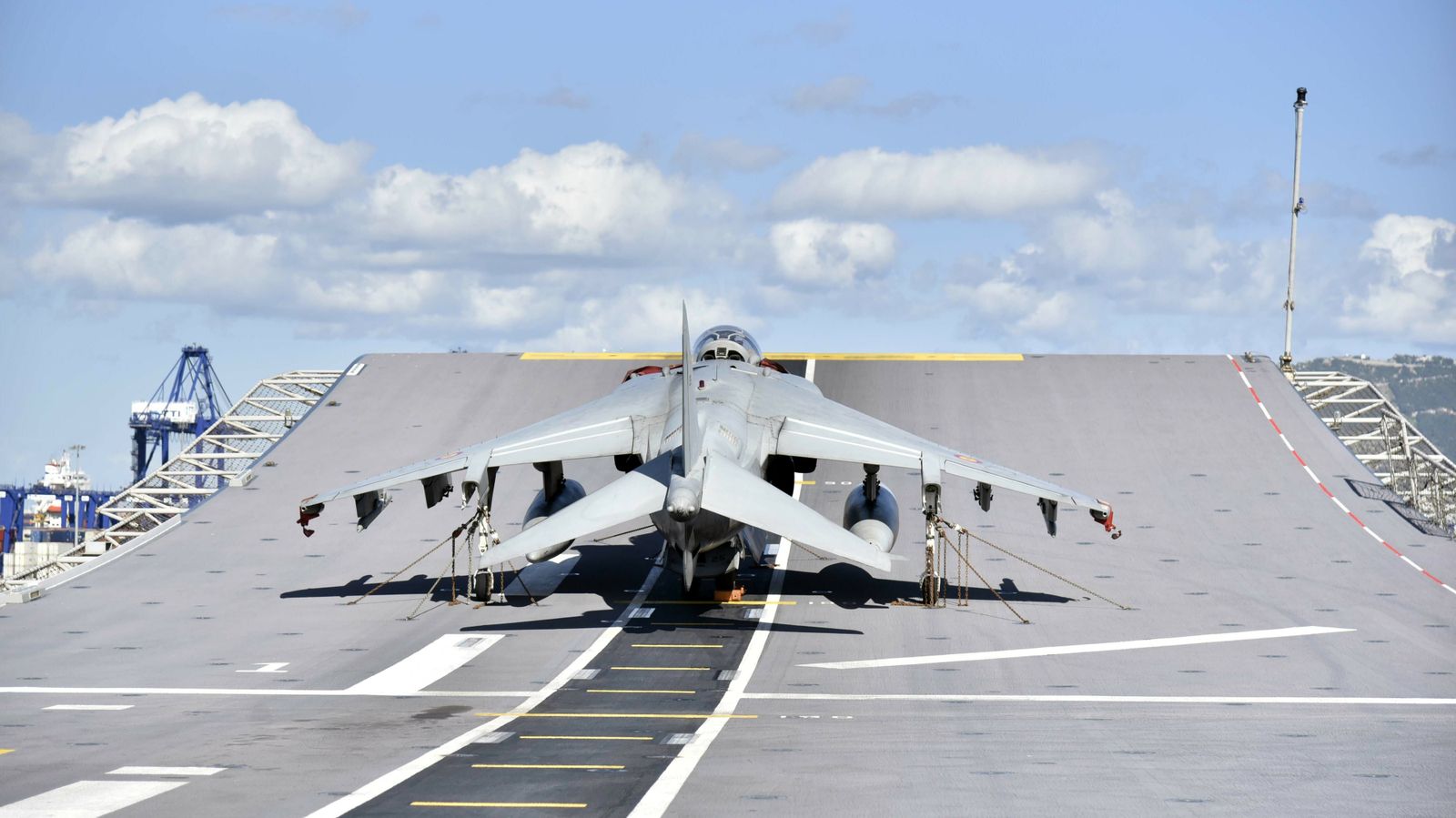 Portaviones Juan Carlos I en Algeciras