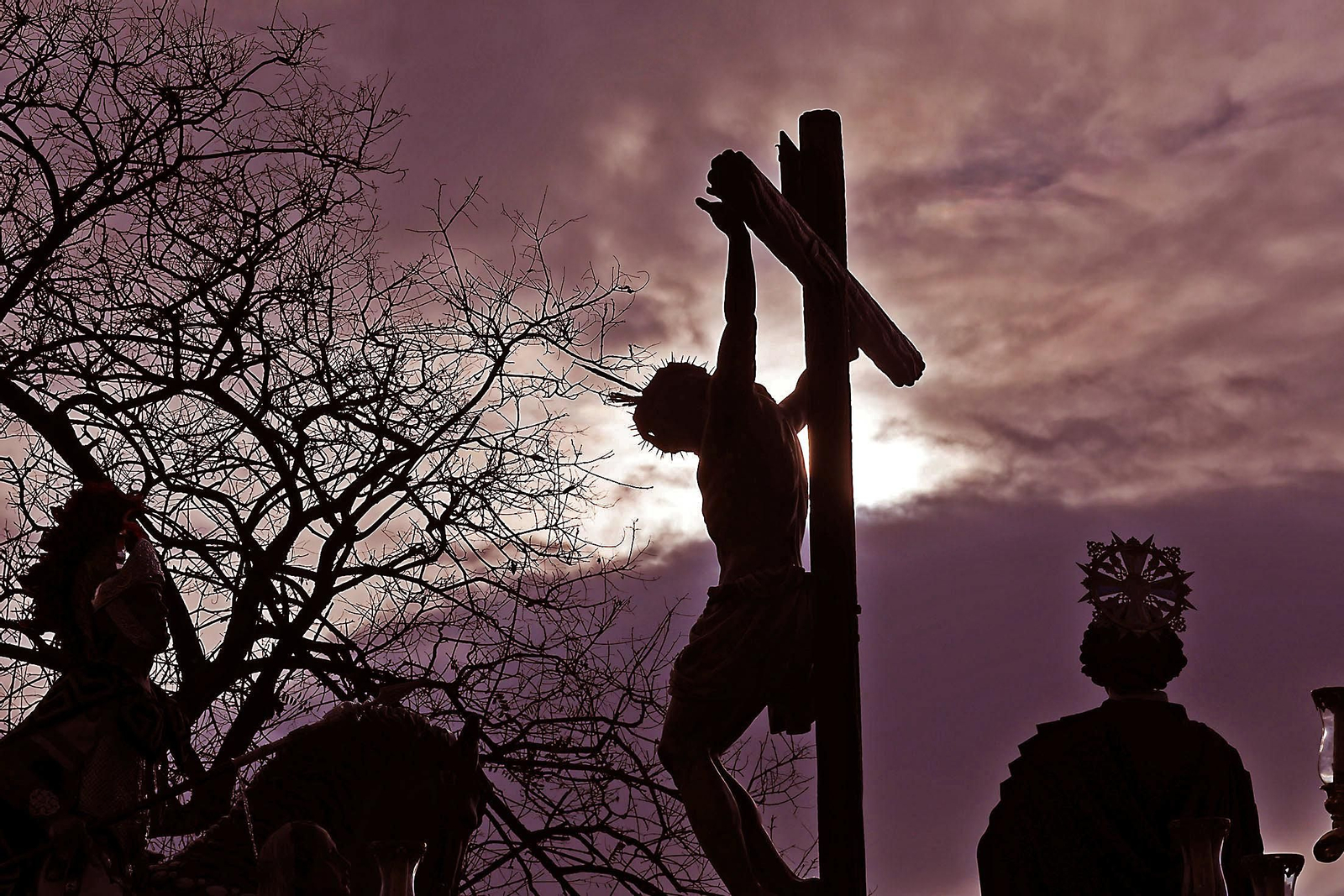 Martes Santo en Huelva: Imágenes de la Hermandad de La Lanzada