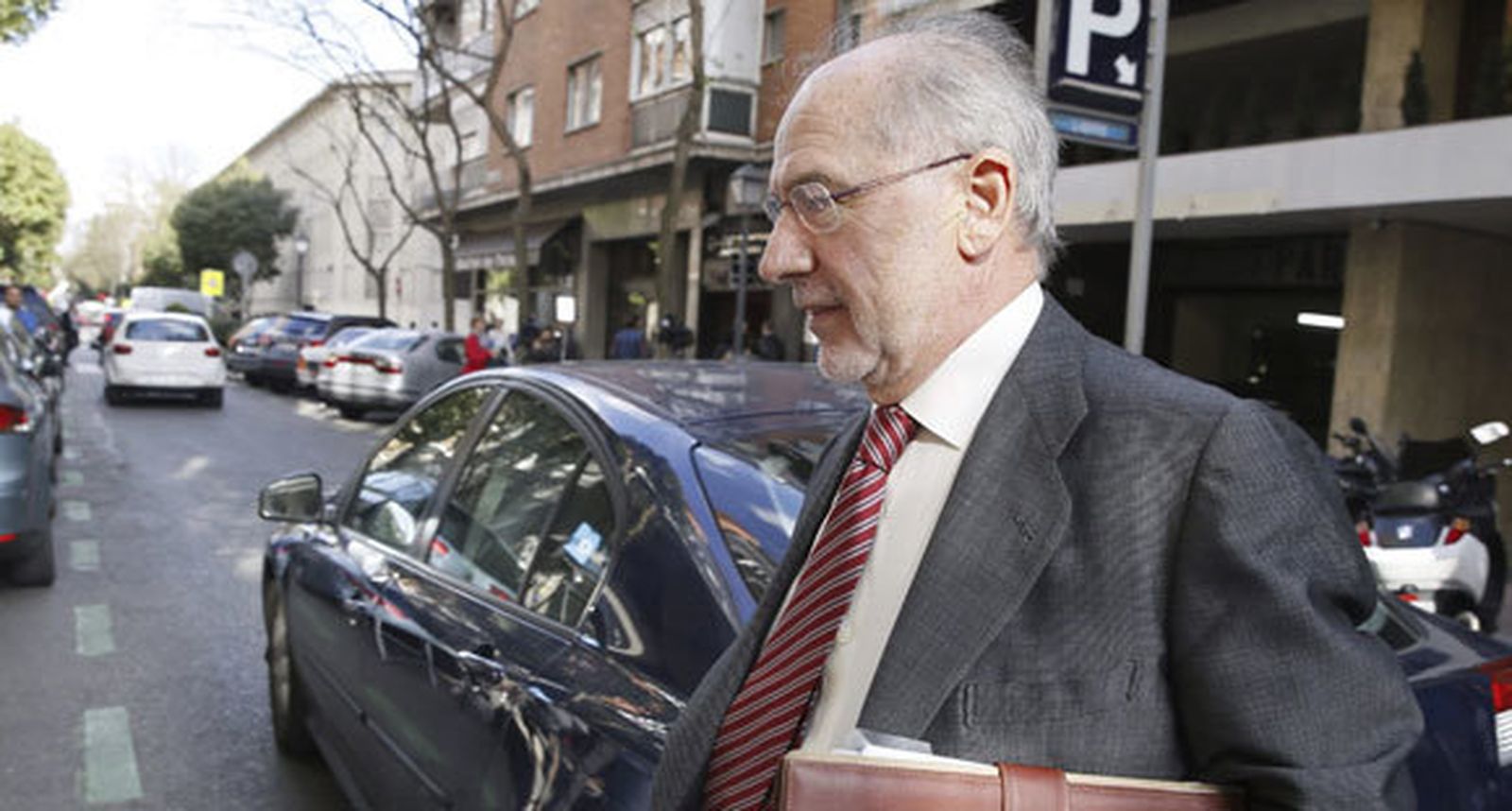 Rato dobló año tras año el sueldo de su cuñado en Caja Madrid y Bankia