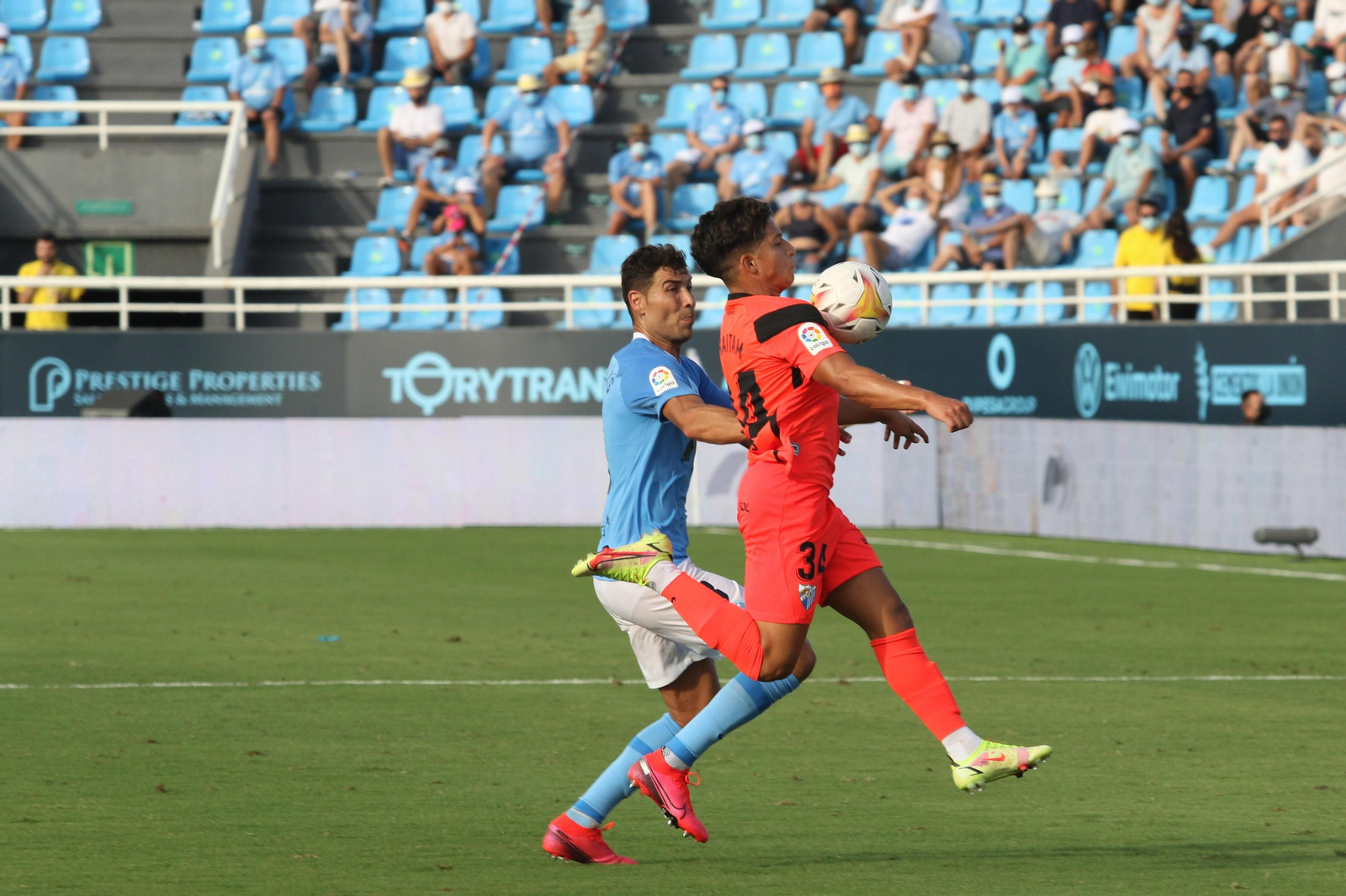 Haitam hace un control en el Ibiza - Málaga CF.