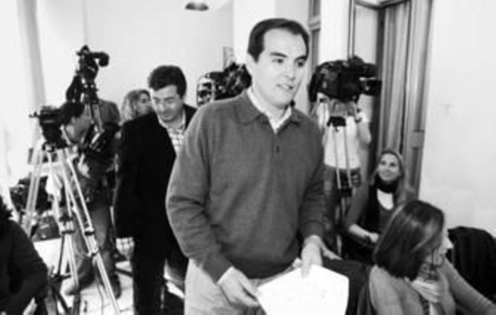 José Antonio Nieto, seguido de Miguel Ángel Torrico, en una imagen de archivo.