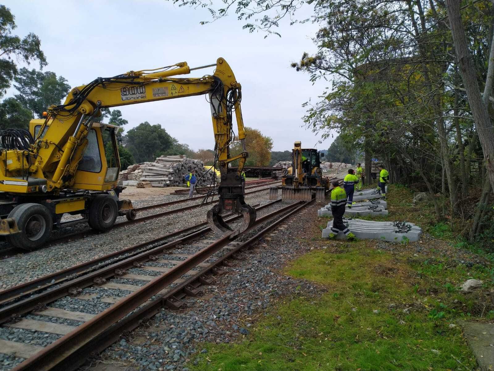 Obras de renovación de vías en la estación de Castellar, dentro del tramo San Pablo-Almoraima