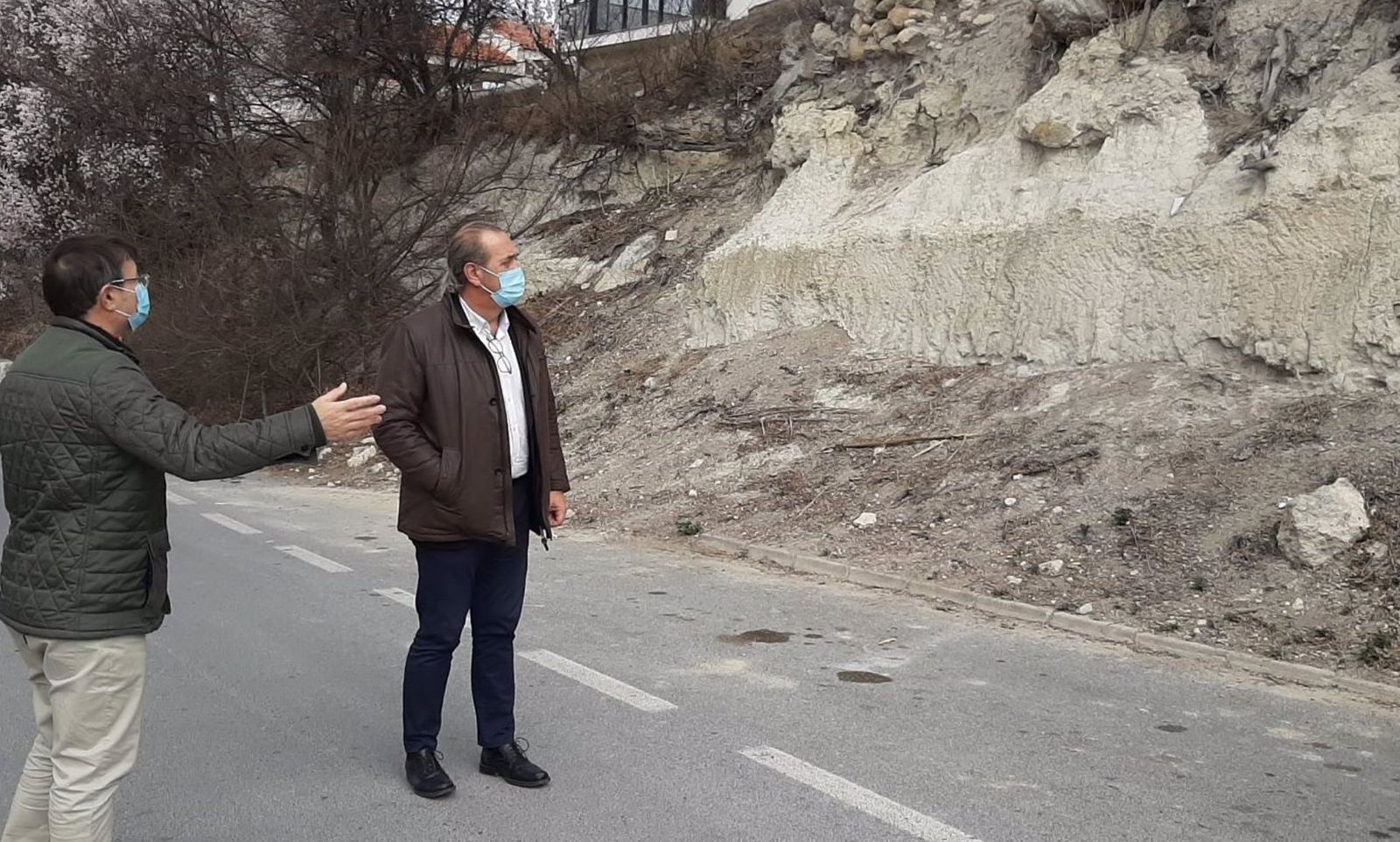 El delegado de Regeneración, Justicia y Administración Local de la Junta en Granada, Enrique Barchino, en su visita a Orce