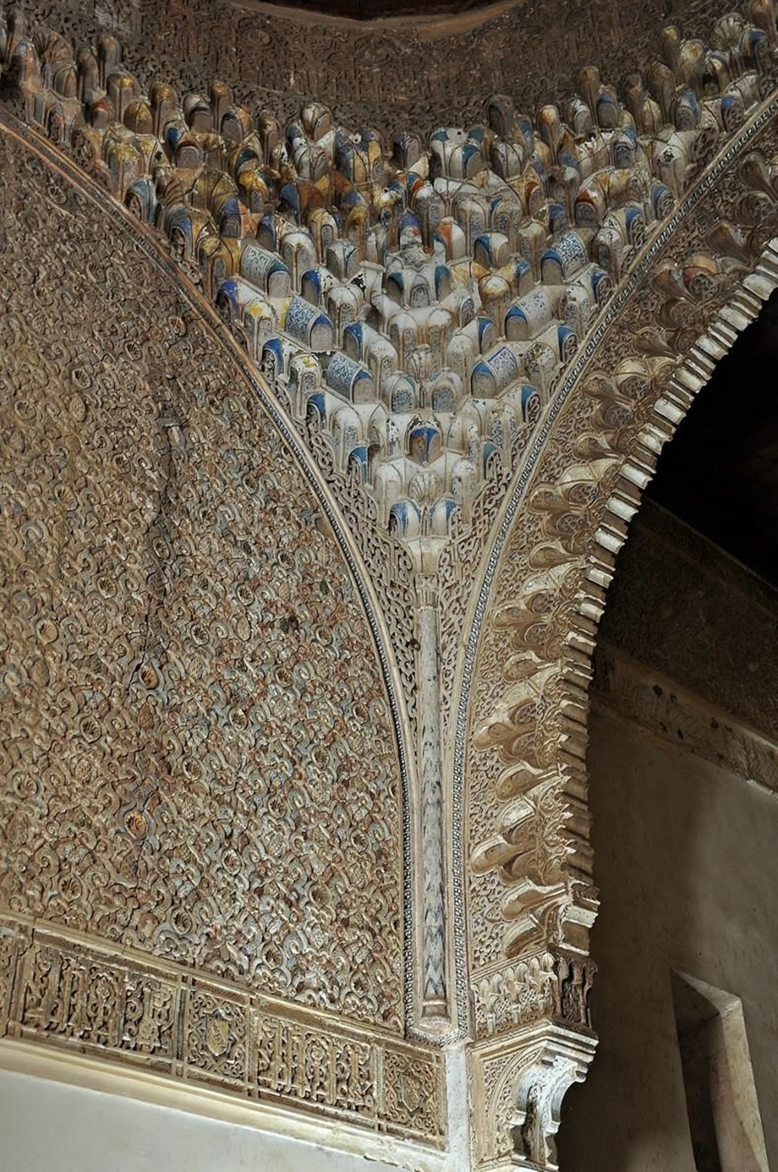 Detalle de la Sala de la Barca o de la Baraka o “buena suerte providencial”, sector de la Alhambra que fue construido para conmemorar la “conquista” de Algeciras en 1369.