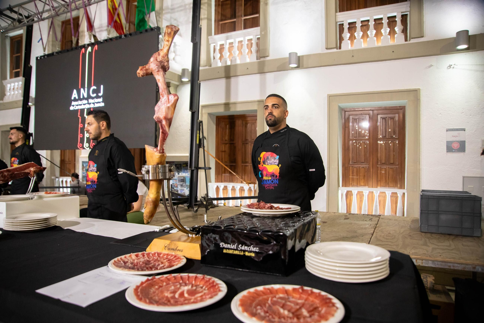 Concurso de cortadores de jamón en Serón, en imágenes