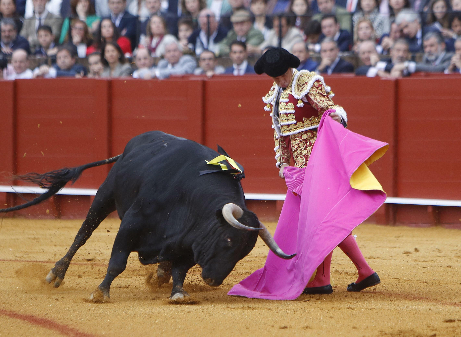 Las imágenes de la corrida de toros del Domingo de Resurrección en Sevilla