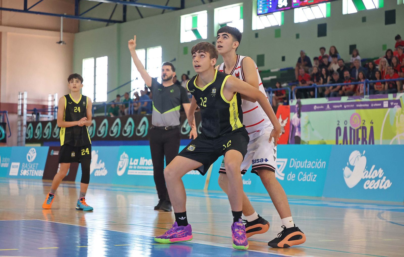 Imágenes de la jornada final del CADEBA infantil masculino de baloncesto en La Línea
