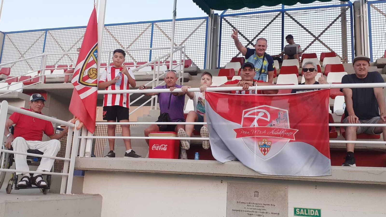 Integrantes de la Peña Almediterráneo en el encuentro del partido del conjunto rojiblanco