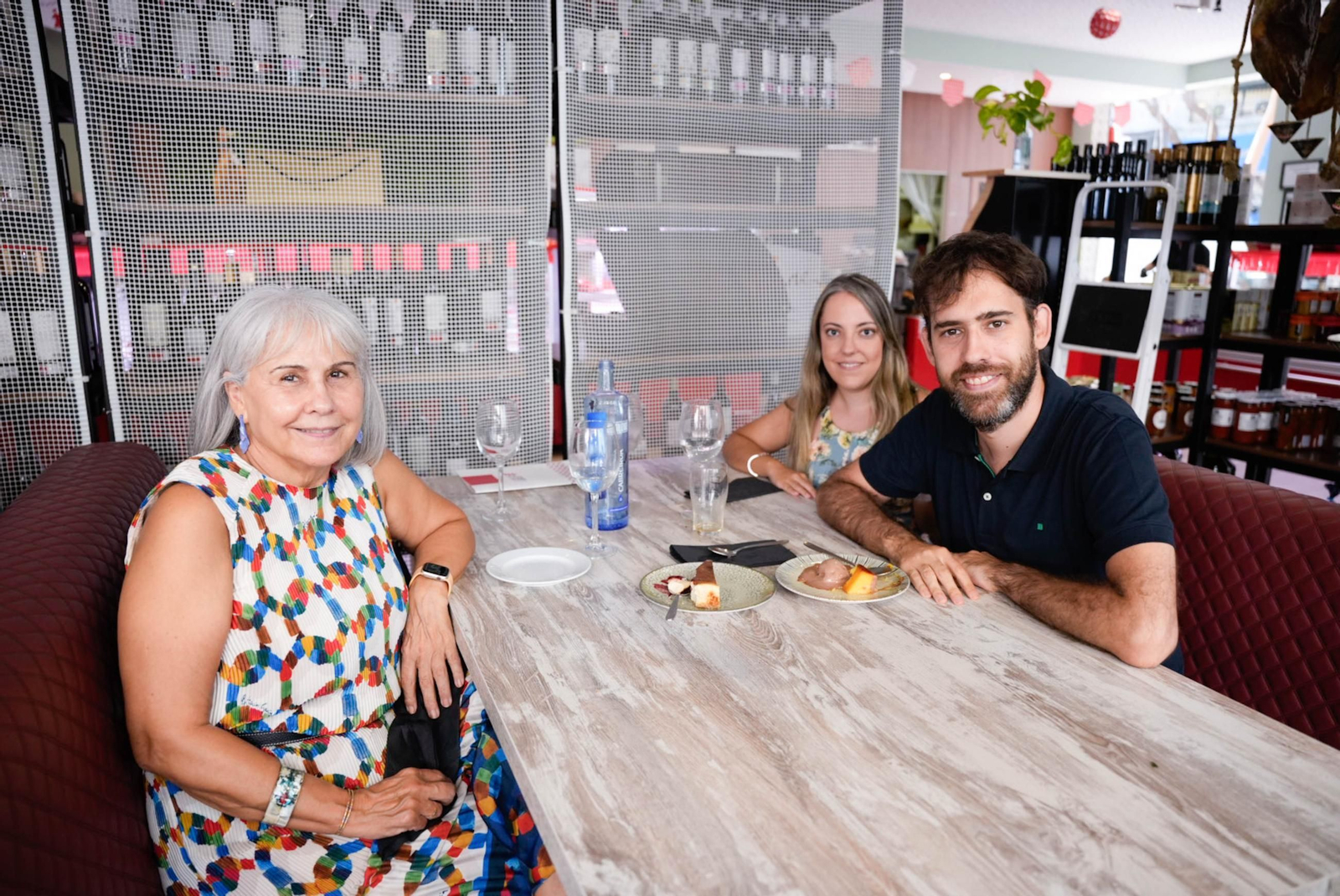 Los almerienses disfrutan del martes en la Feria del Mediodía