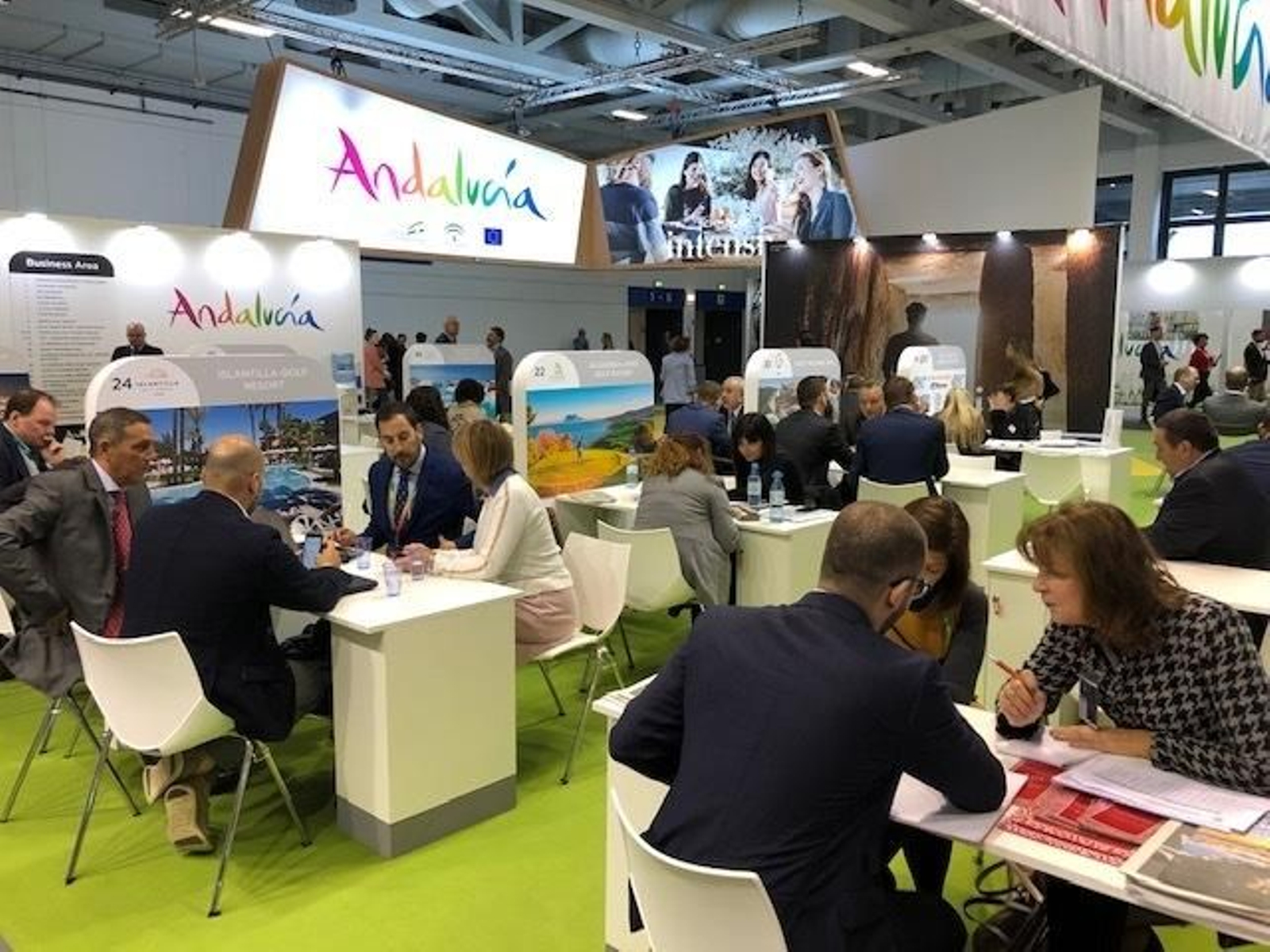 Varias de las reuniones empresariales que se están celebrando en el expositor andaluz en la ITB.
