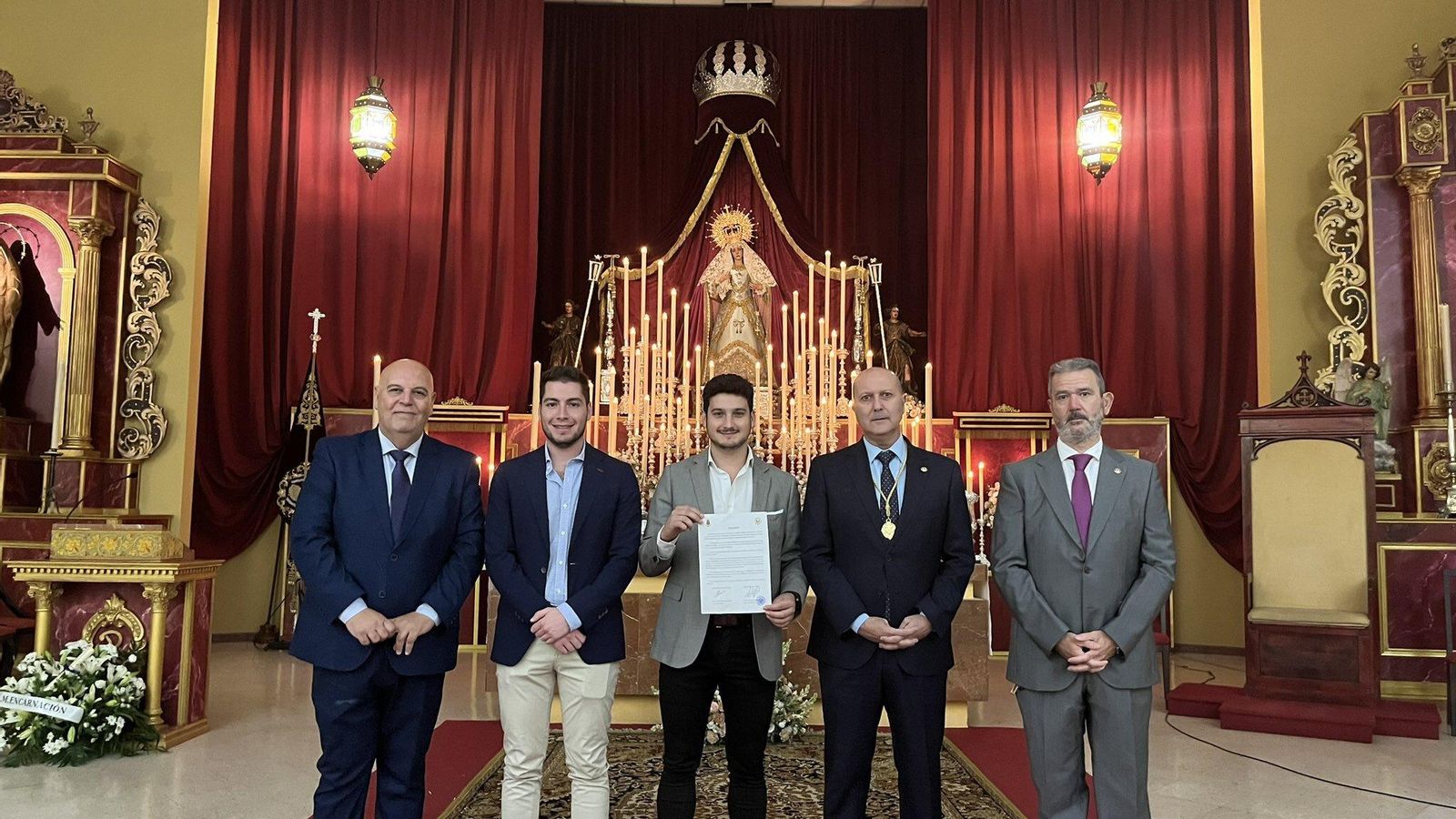 Firma del contrato entre la Puebla y la hermandad de Pino Montano