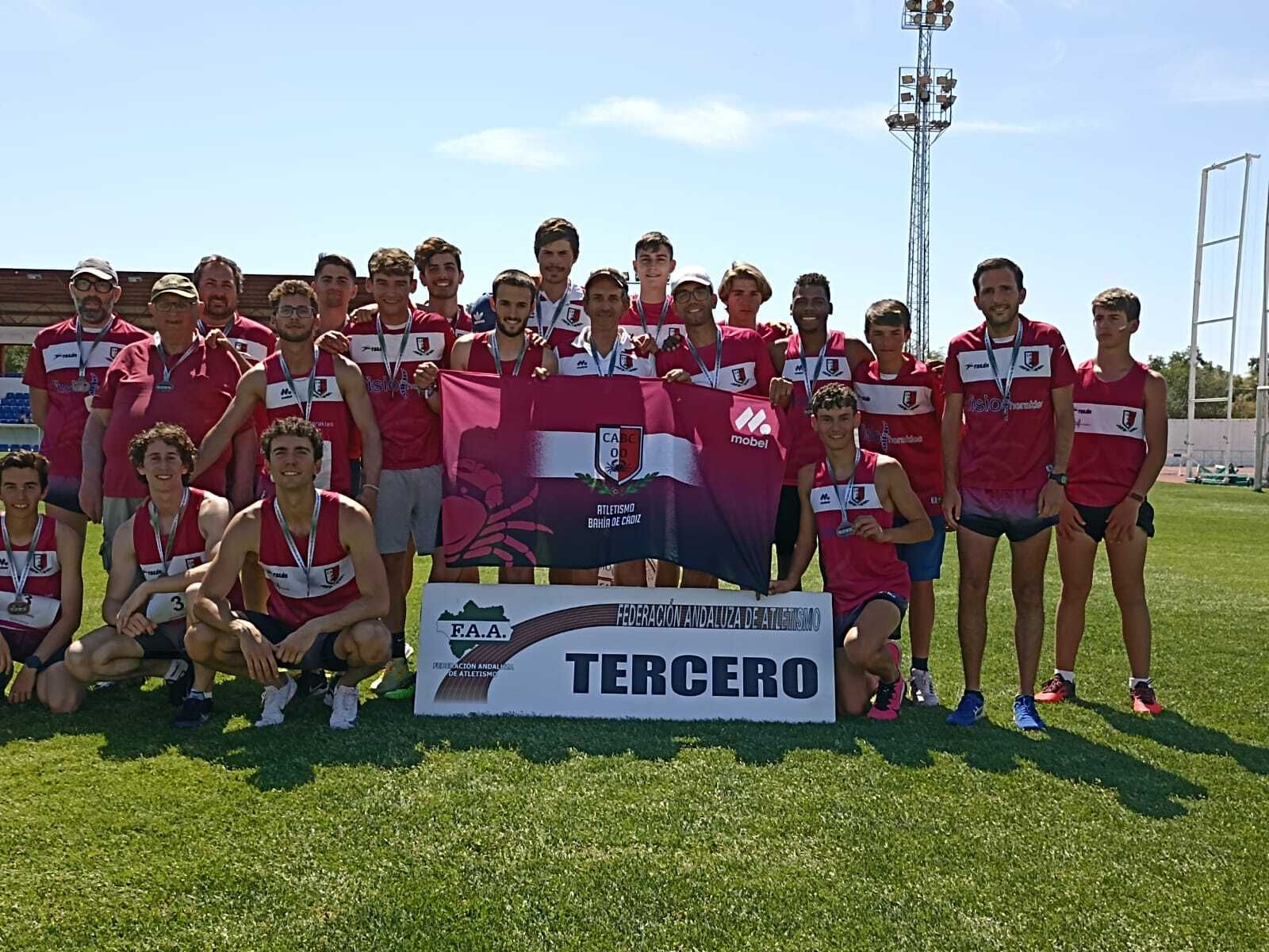 El equipo masculino del Bahía que logró el ascenso.