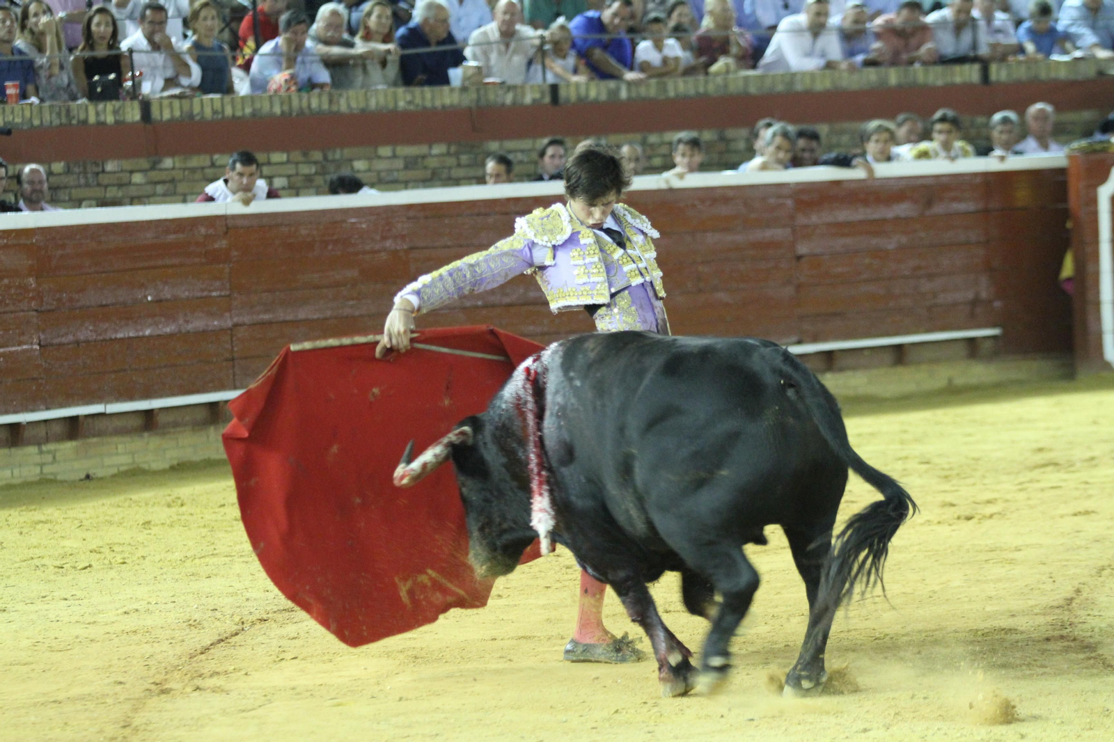 Imágenes de lidia de Roca Rey