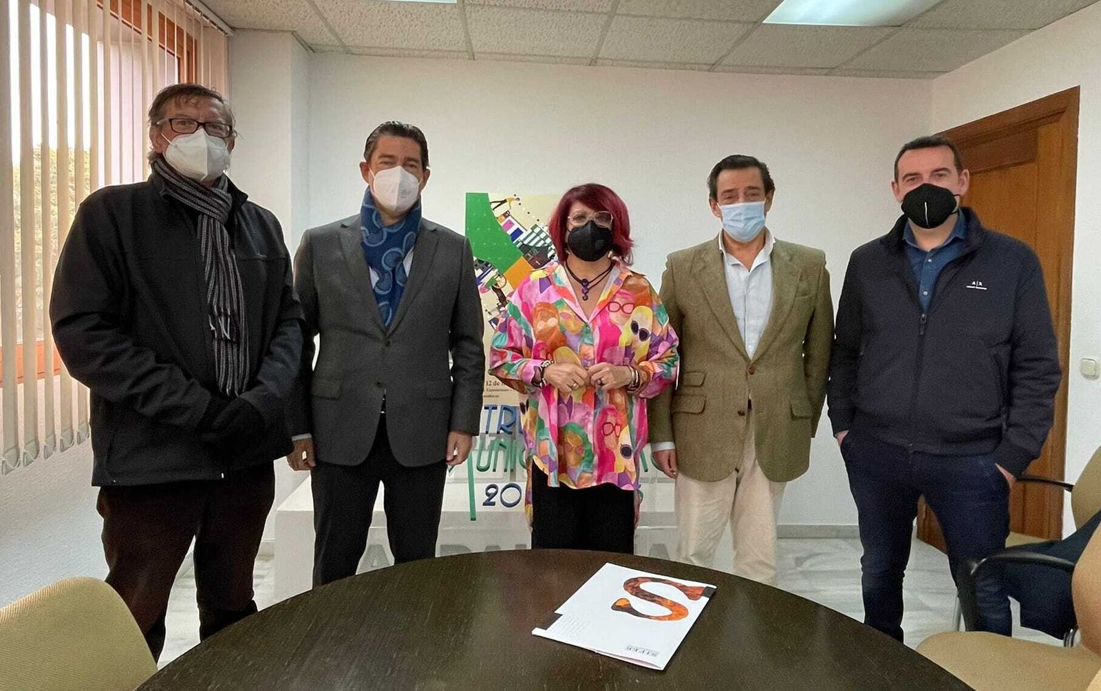 En la firma del acuerdo estuvieron presentes: Francis Cuberos, secretario de AREA; Antonio Barrero, impulsor de Sifer; Teresa Muela, presidenta general de la FAMP); Pepe Barrero, organizador de Sifer, y el presidente de AREA, Jesús Martos.