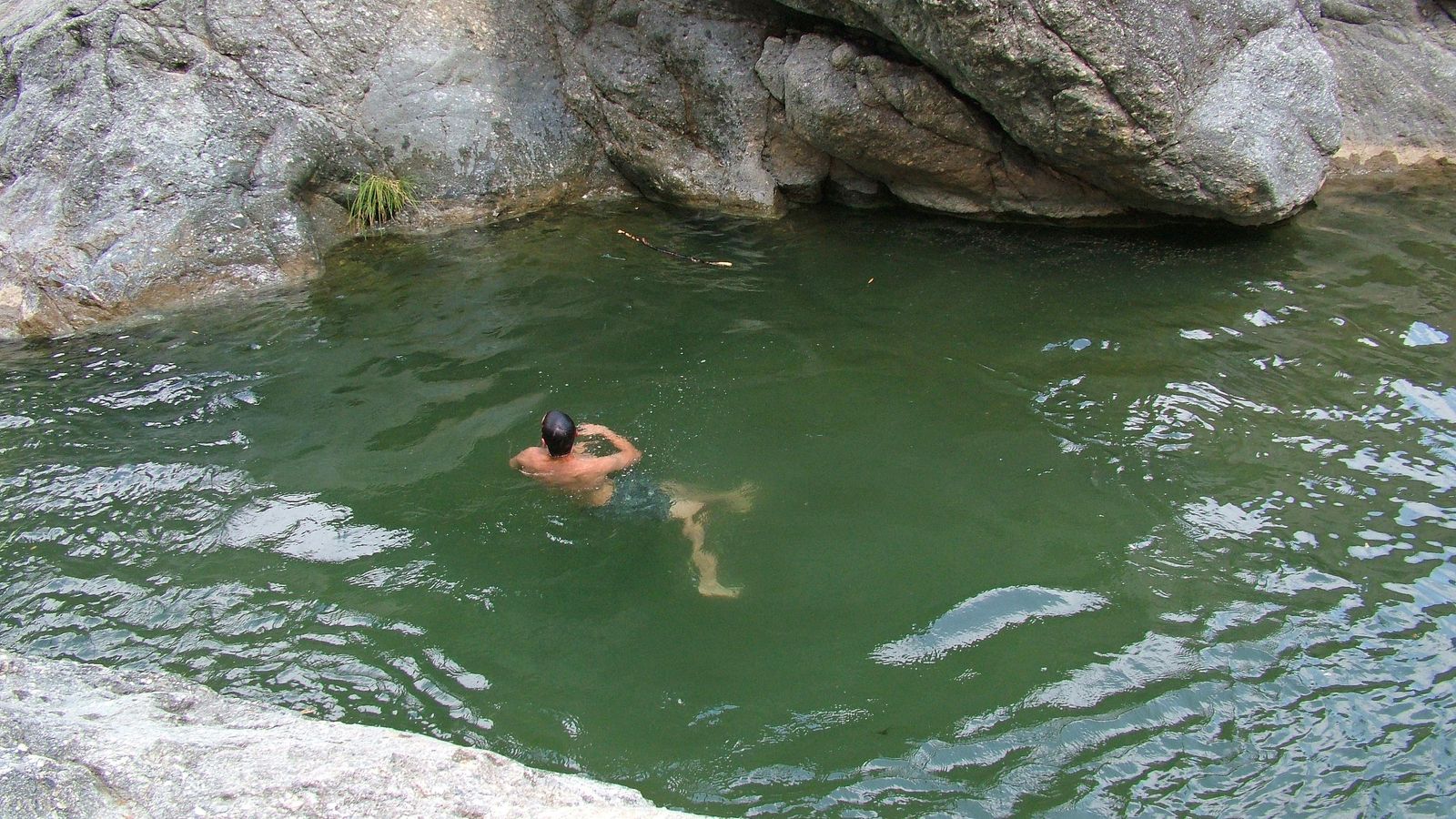 El Charco del Pontón lo encontraremos en la ruta del río Grande. El Charco del Pontón lo encontraremos en la ruta del río Grande.