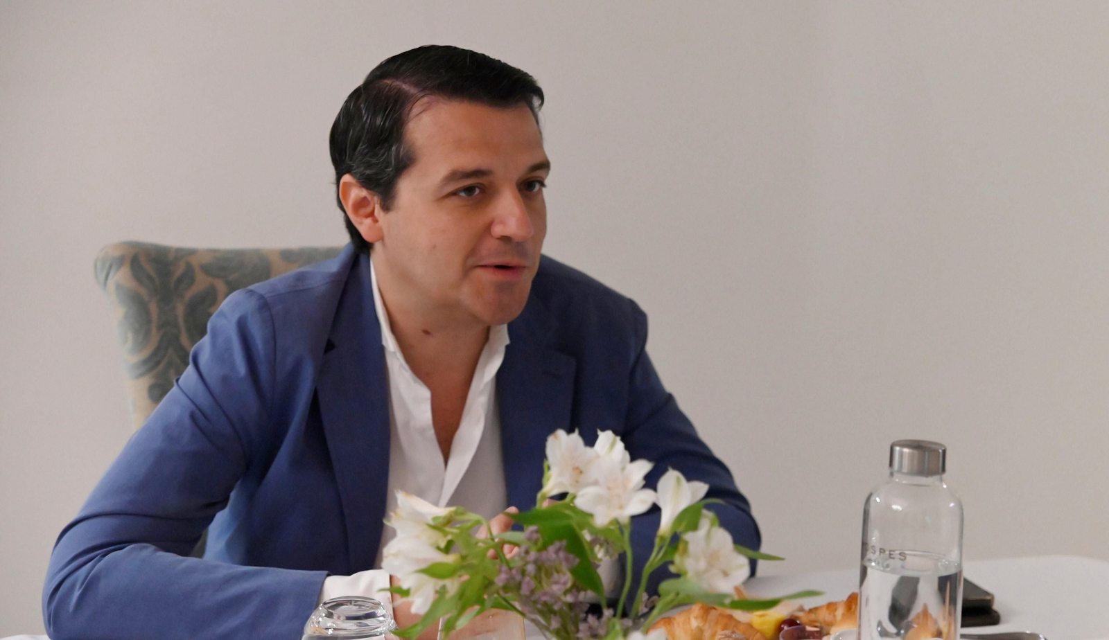 Las fotografías del desayuno de redacción de Grupo Joly en Córdoba sobre digitalizacíon y sostenibilidad en las ciudades