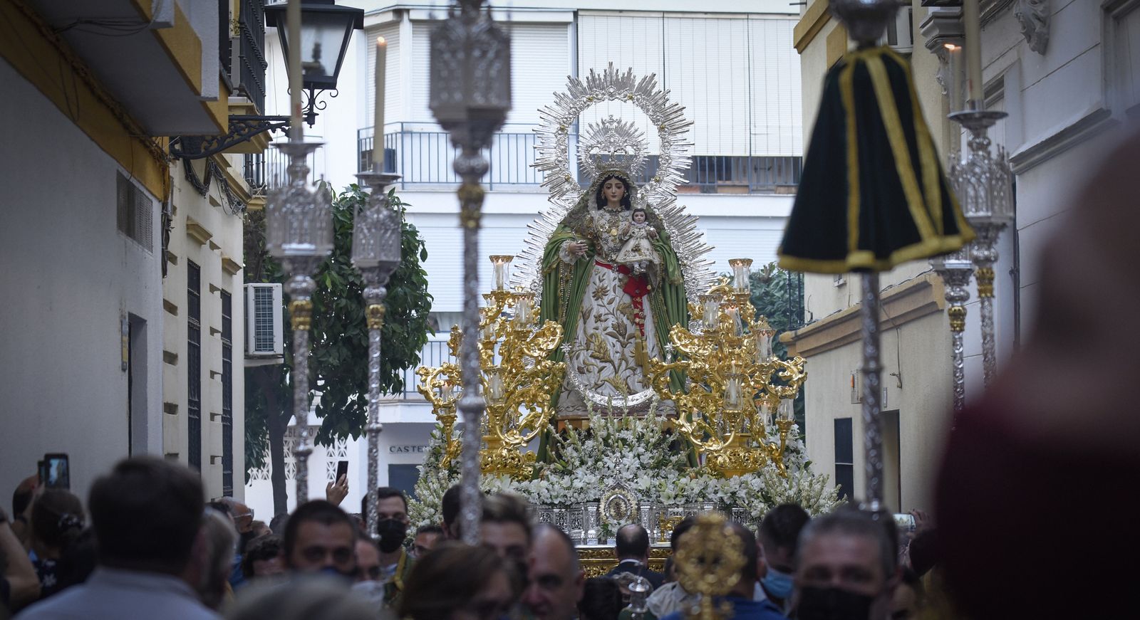 Procesión de la Esperanza Divina Enfermera, en imágenes