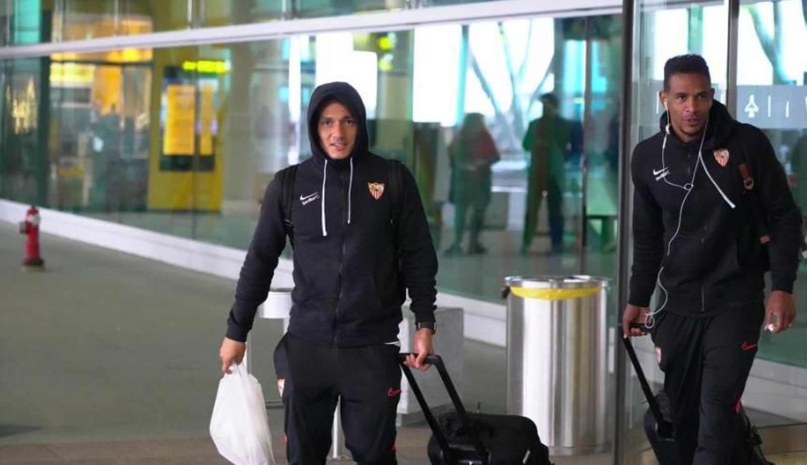 Rony Lopes y Fernando, tras aterrizar en tierras gallegas.