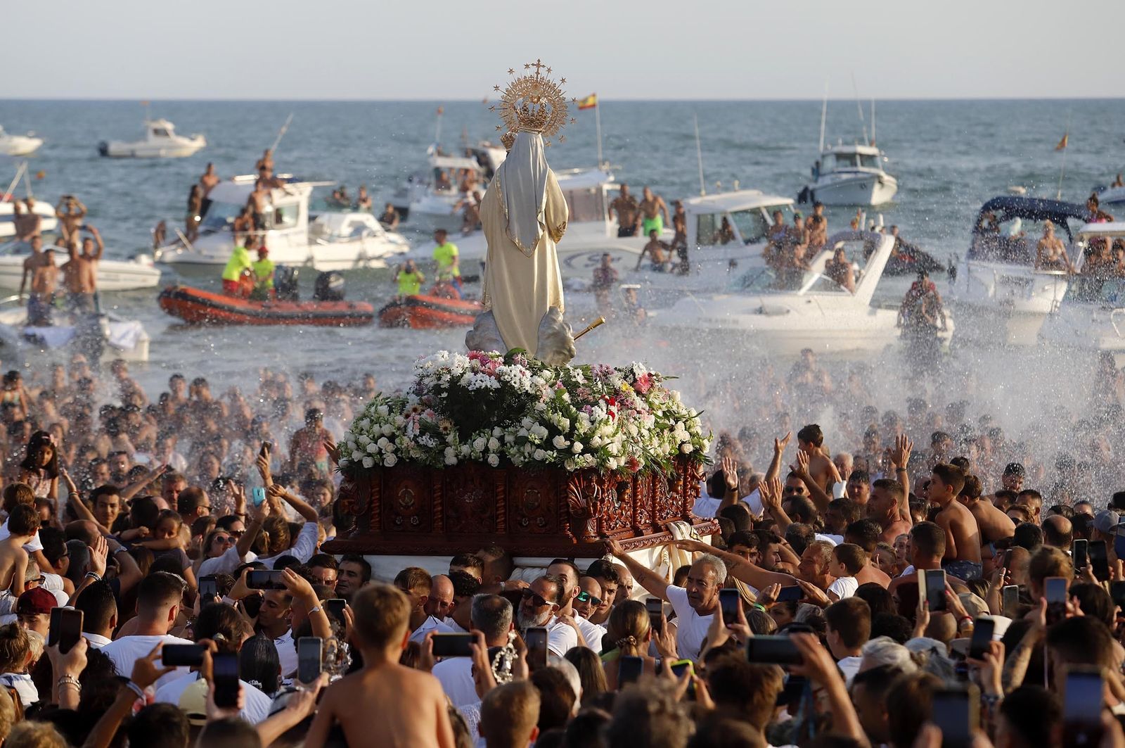 Imágenes de la procesión de la Virgen del Carmen en Punta Umbría