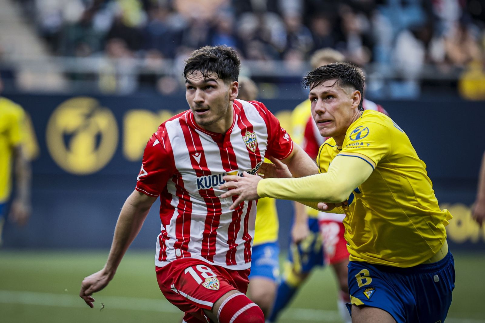 Búscate entre las imágenes del partido de fútbol Cádiz CF - UD Almería