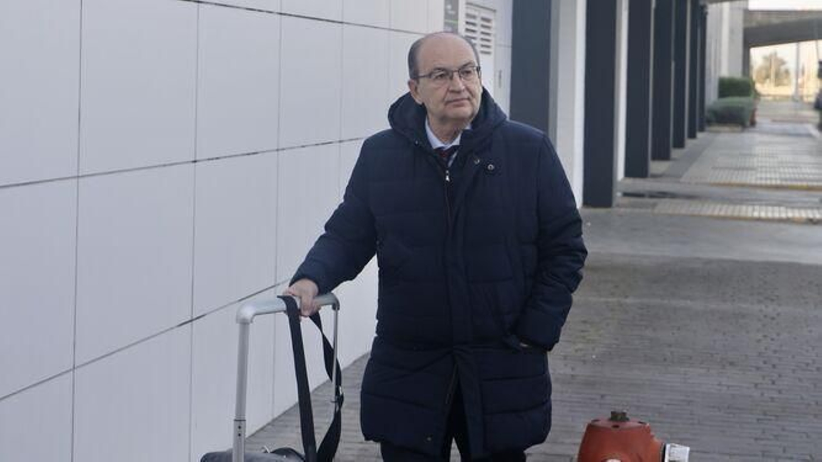 José Castro, en el aeropuerto de San Pablo en el reciente viaje a Lens.