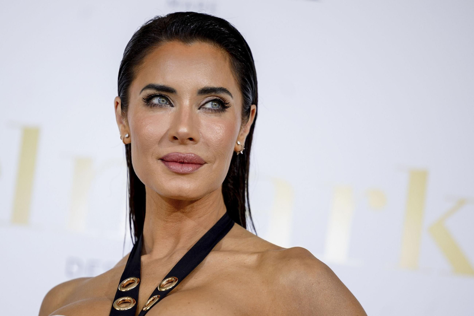 Pilar Rubio presenta su nueva colección de trajes de baño