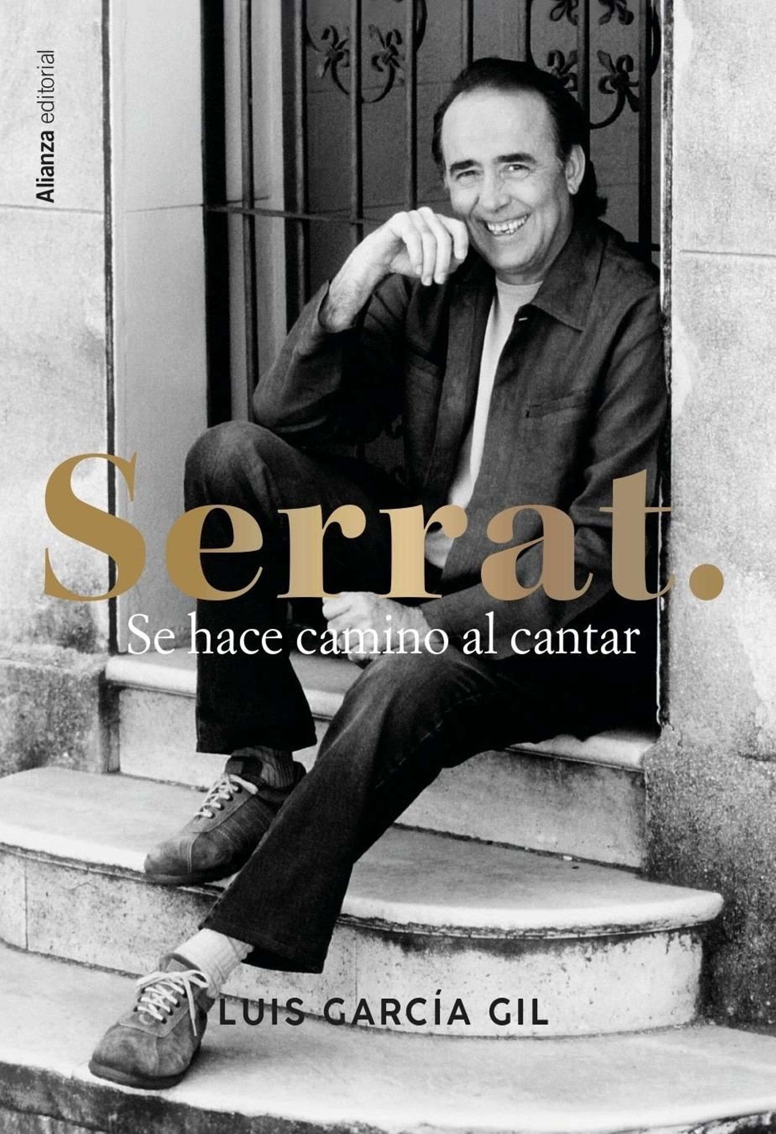Portada de 'Serrat. Se hace camino al cantar'.