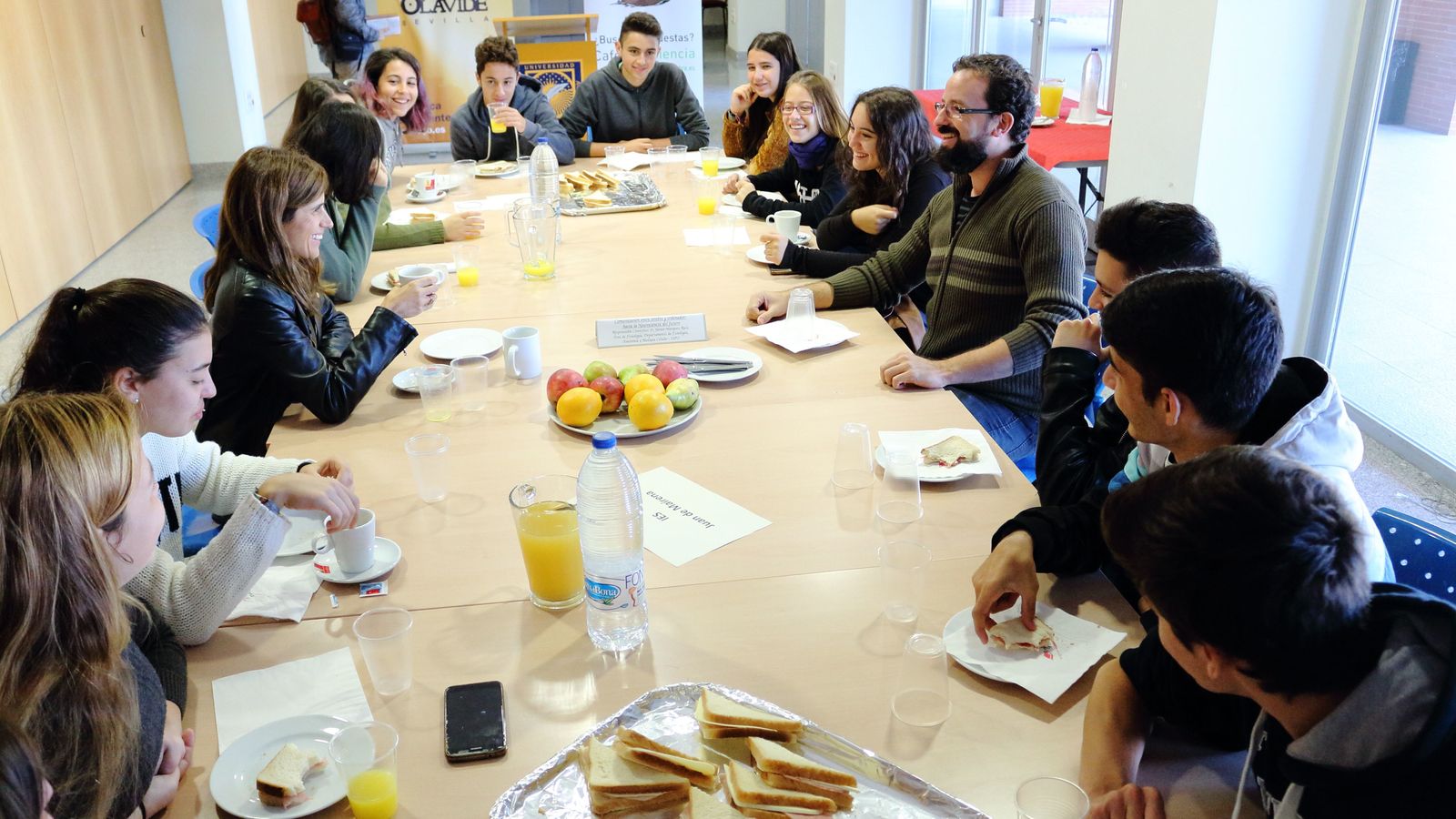 Encuentro entre científicos y estudiantes en la UPO