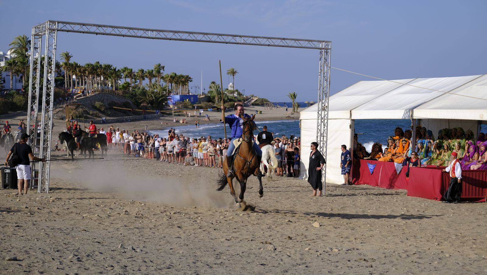 Moros y Cristianos de Mojácar en la Playa del Lance, en imágenes