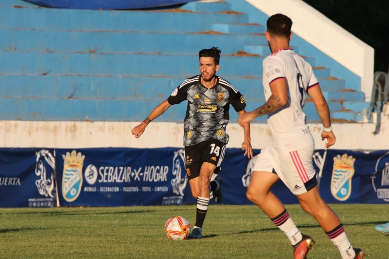 Imágenes del Trofeo Feria de la Vendimia entre el Xerez CD y Marbella