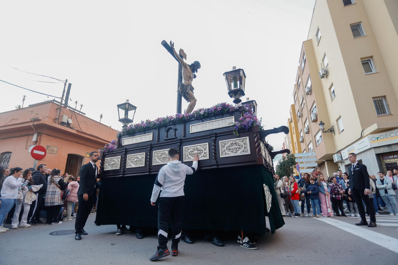Fotos del Lunes Santo en La Línea: El Silencio