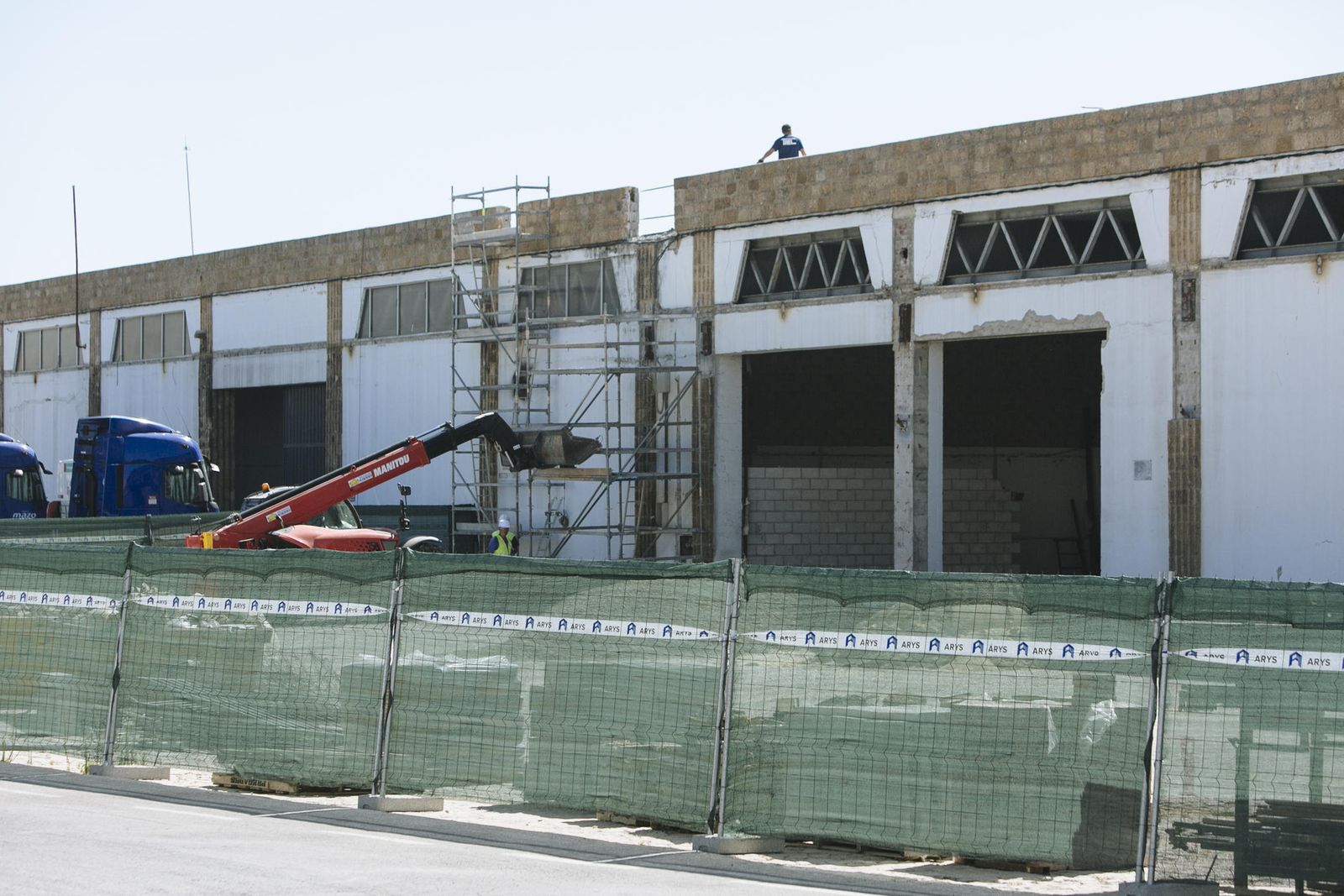 Las obras en el futuro centro deportivo del interior del Muelle ya están en marcha y se prevé que acaben a final de año, para que el gimnasio pueda abrir en febrero.