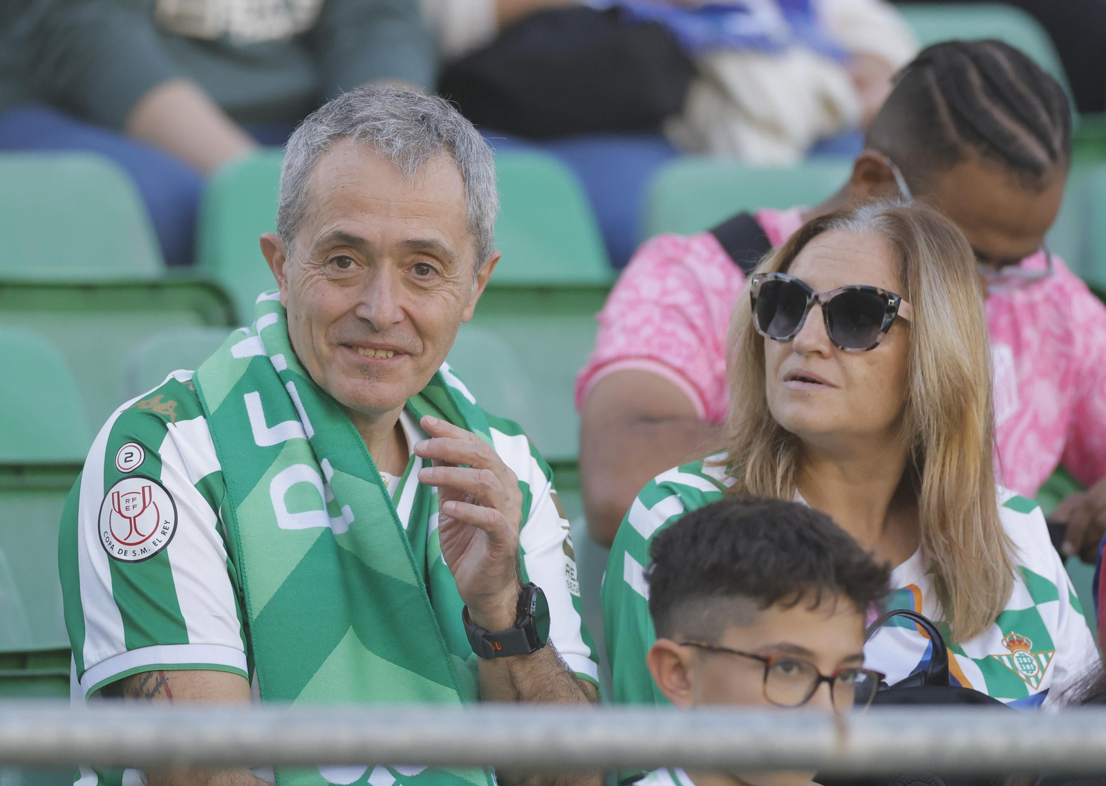 Búscate en las fotos del Betis - Barcelona