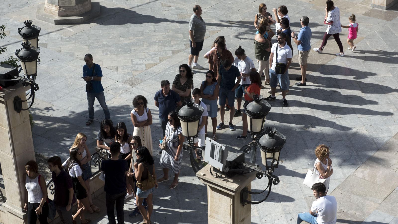 La cola no dejaba de crecer con el paso de las horas