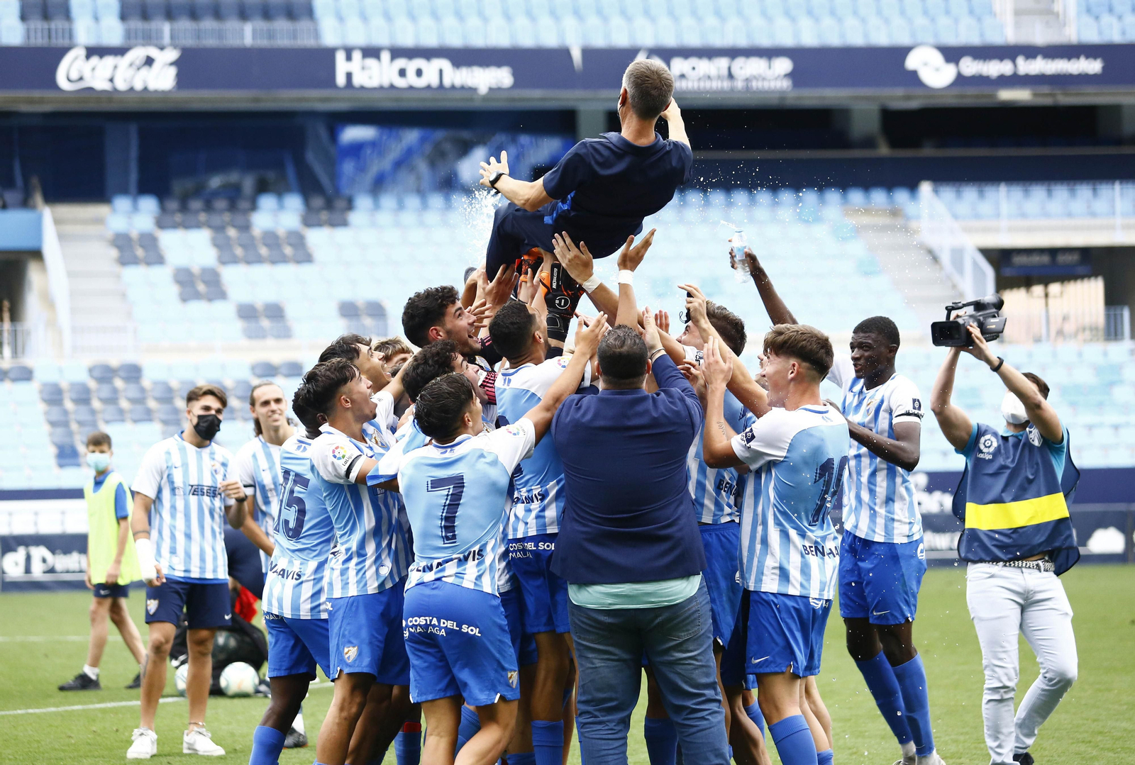 Galería: La celebración del Málaga CF Juvenil