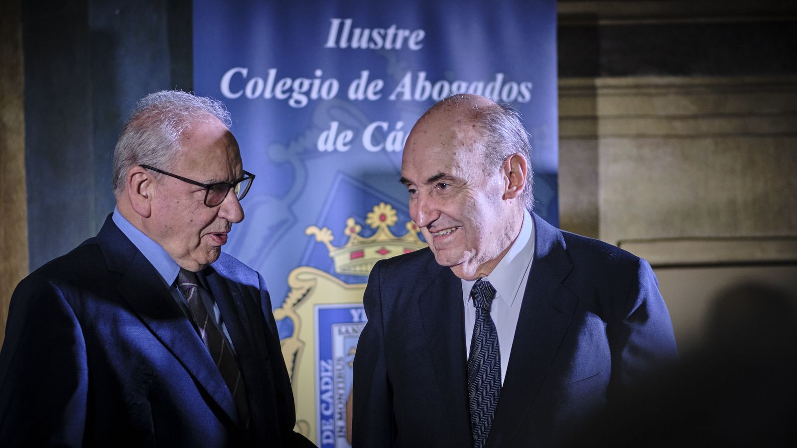 El Colegio de Abogados entrega el Premio Pérez Llorca a Alfonso Guerra en el Oratorio de San Felipe